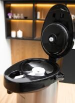 ⁦كريبتون قارورة من الفولاذ المقاوم للصدأ سعة 3.5 لتر أسود / فضي 30x30x7 سم⁩ - الصورة ⁦3⁩