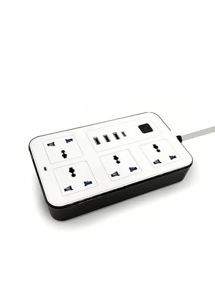 توصيلة كهرباء TradaMax TM15 بيضاء بطول 5 متر مع منافذ USB وType-C