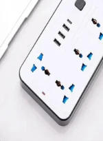 ⁦توصيلة كهرباء TradaMax TM15-5M احترافية - 4 مقابس و4 منافذ شحن بطول 5 متر⁩ - الصورة ⁦2⁩